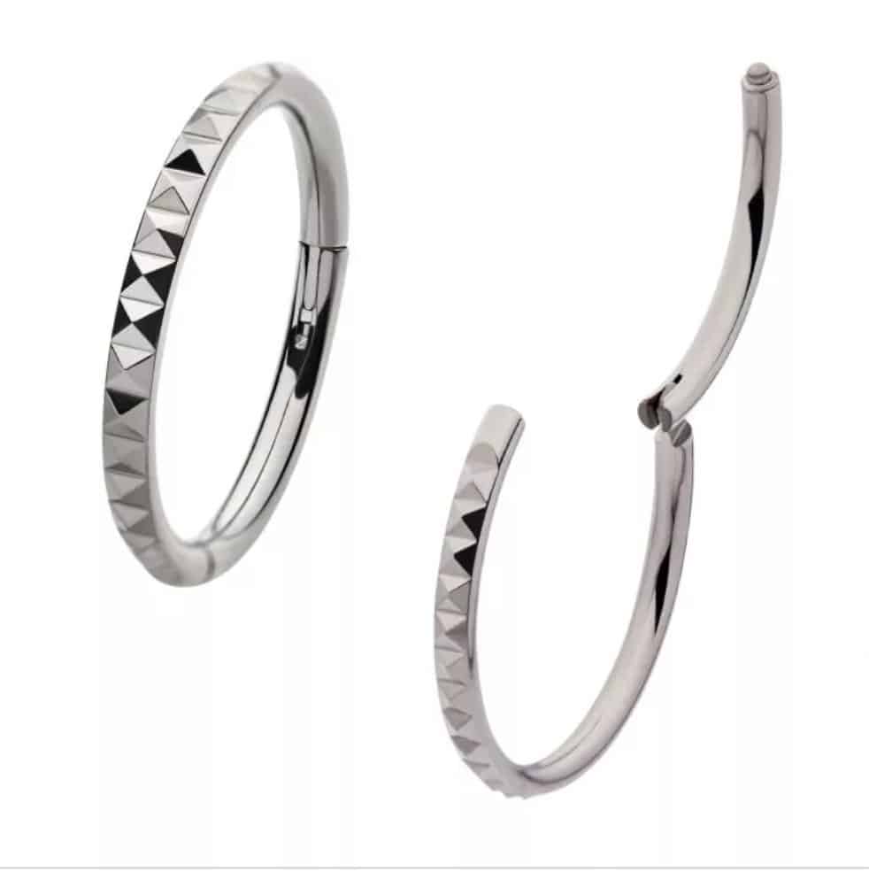 Titanium with Pyramid Design Side Facing Hinged Segment Clicker